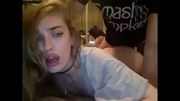18-летнюю ебут на камеру